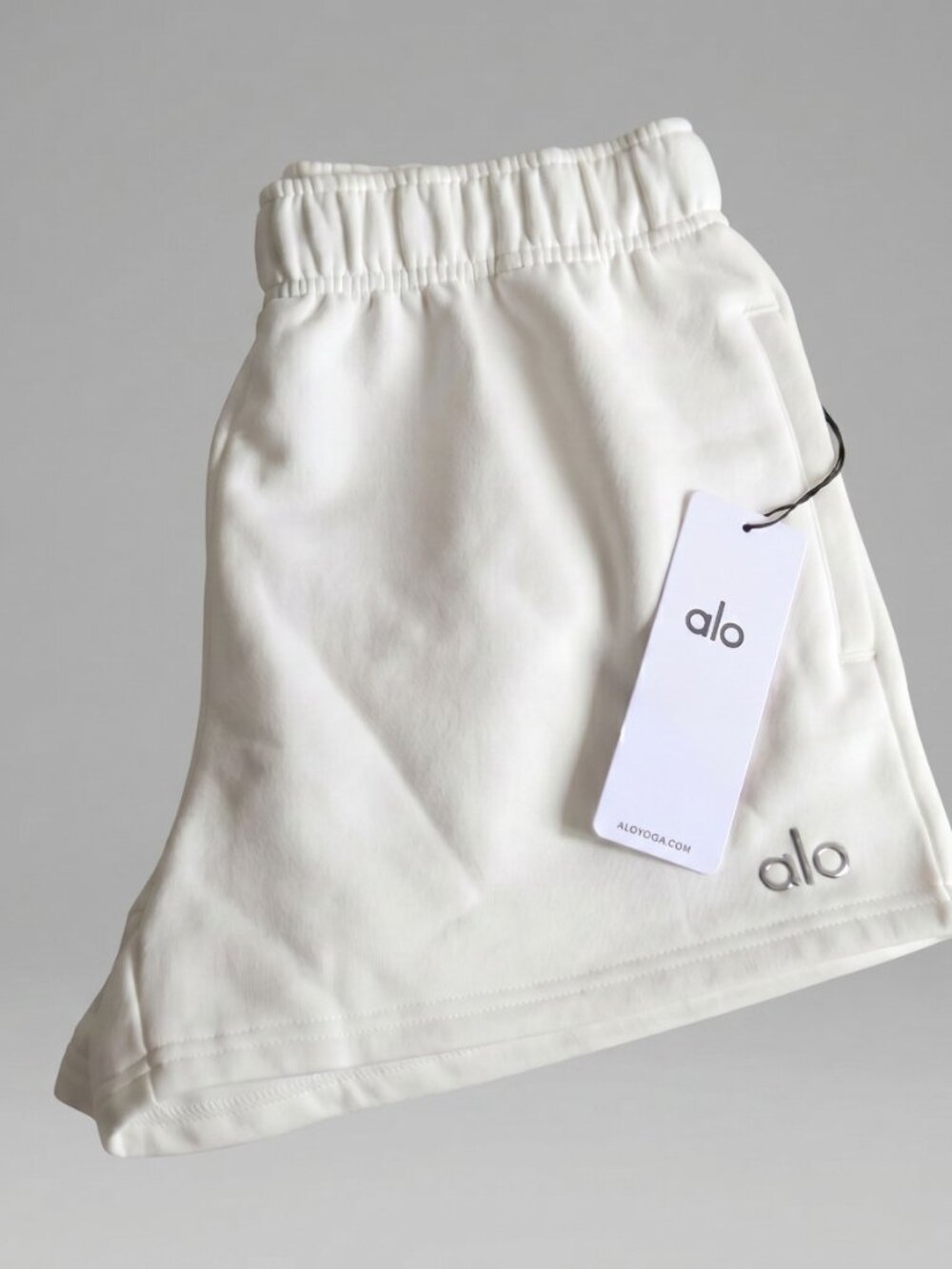 Size S | Alo Yoga Accolade Short Cream Fleece Lounge - Picture 2 of 3